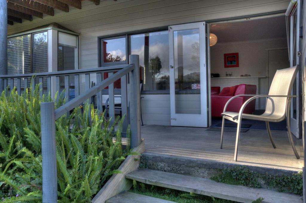 Cove Beach Apartment 1 Коулс Бей Екстериор снимка