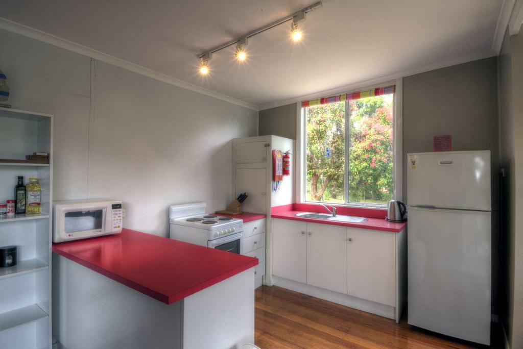 Cove Beach Apartment 1 Коулс Бей Екстериор снимка